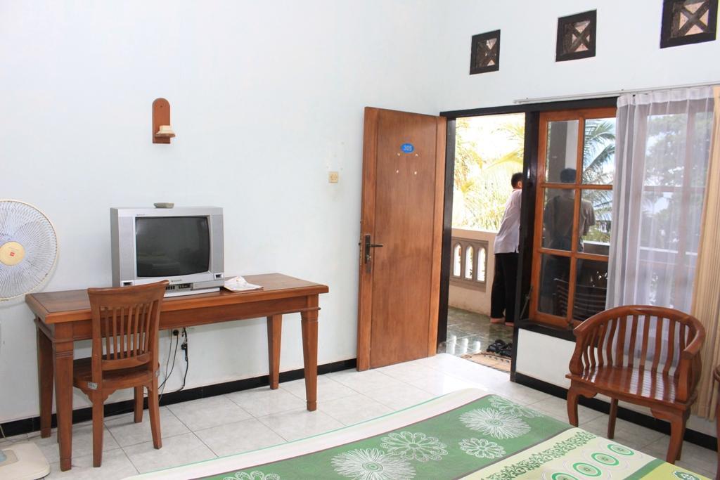 Baru Dua Beach Hotel Banyuwangi  Exterior foto